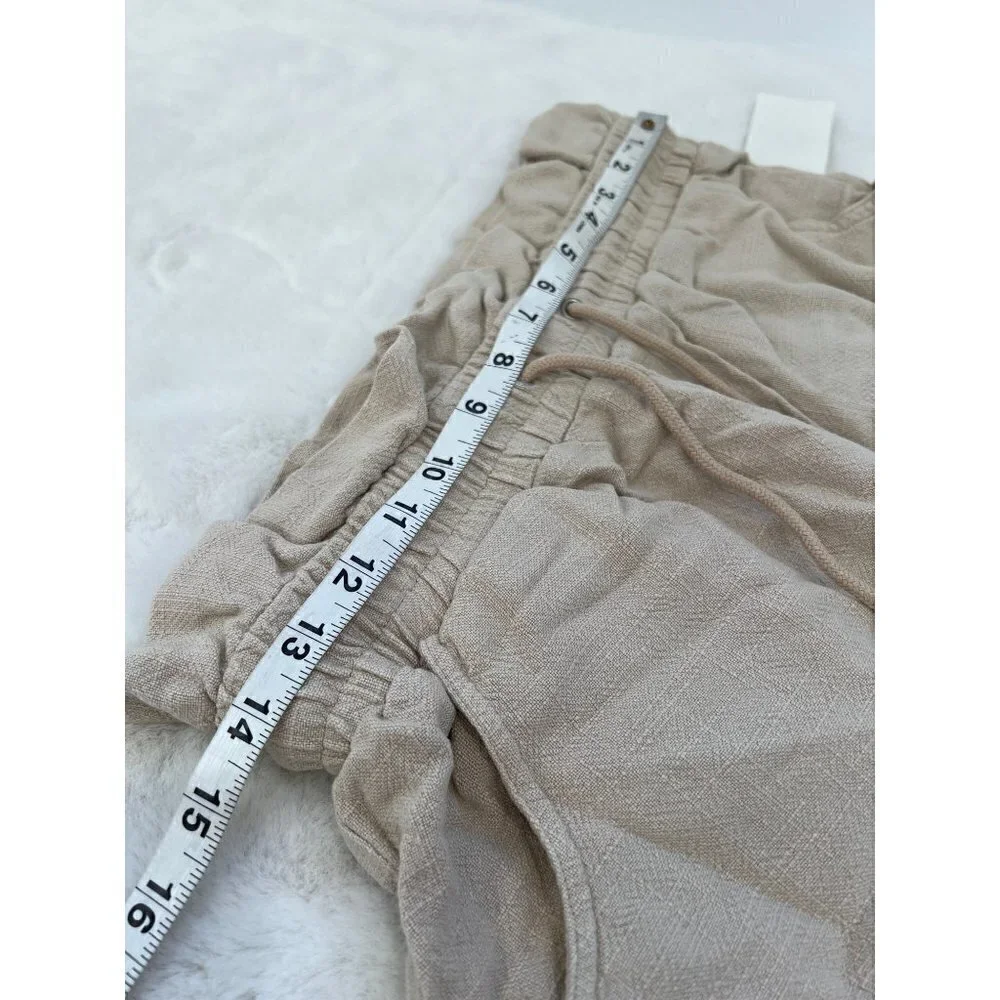 NWT BLANKNYC Size M AWAY FROM HERE SHORT beige color MSRP $68